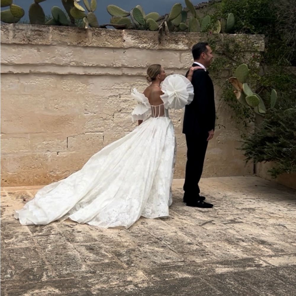 Wedding dress